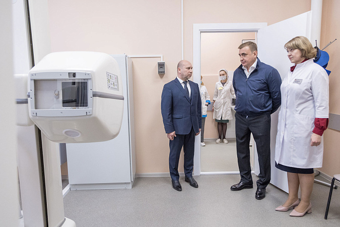 Алексей Дюмин посетил отремонтированную поликлинику Ваныкинской больницы