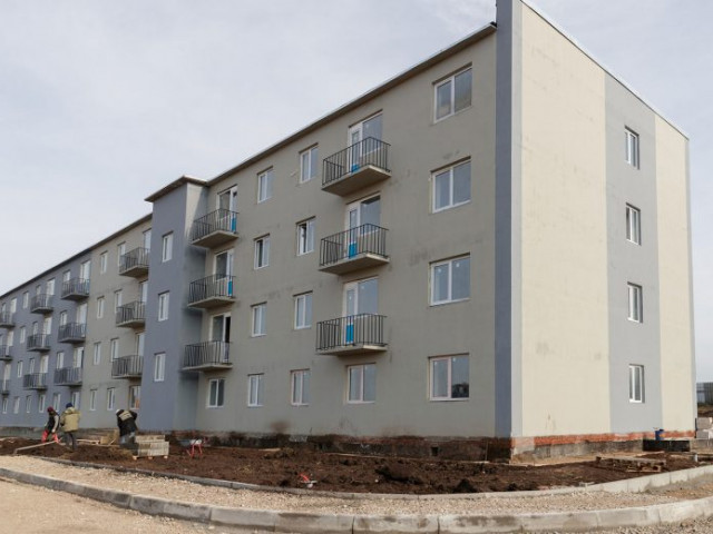 В Ясногорске Тульской области 70 семей, ранее проживавших в аварийном жилье, получили ключи от новых квартир