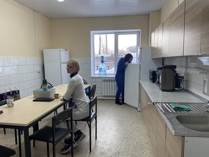 В Новомосковске на средства регионального бюджета капитально отремонтировали подстанцию скорой помощи