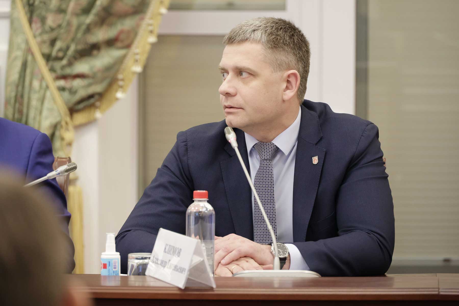 Алексей Дюмин поручил выделить средства на ремонт поликлиники в Липках