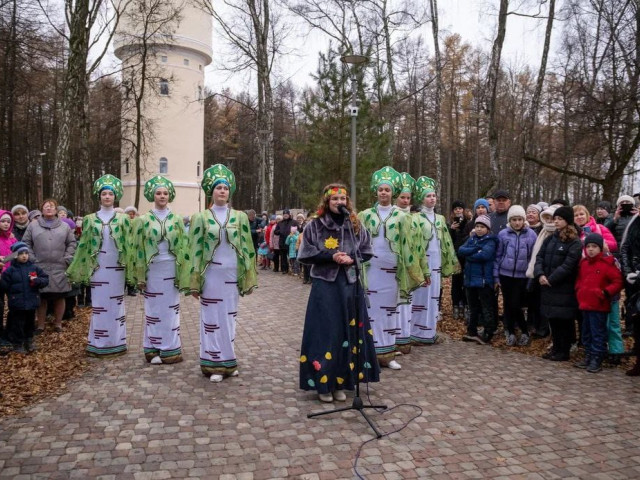 Нацпроект «Жилье и городская среда»: в Новомосковске Тульской области открыли сквер «Береста»